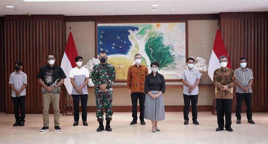 Kemlu Serah Terimakan Empat ABK Korban Penyanderaan Abu Sayyaf ke Keluarga