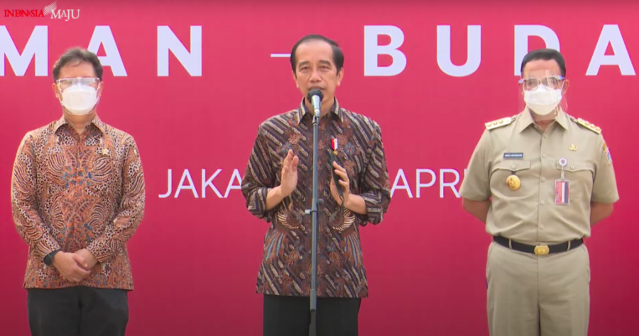 Presiden Jokowi Saksikan vaksinasi  500 seniman dan budayawan